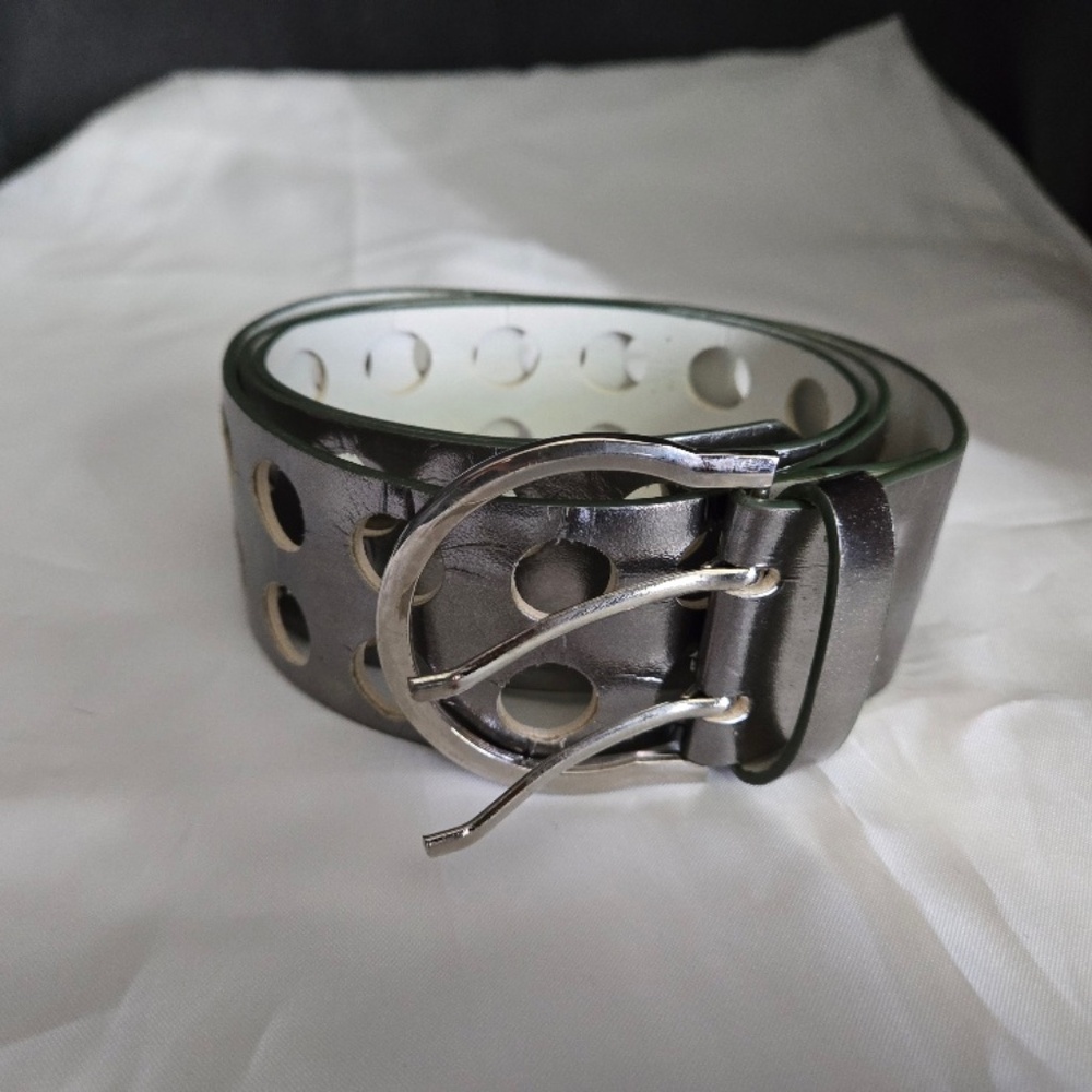 Silver Accent Belt - Size Medium